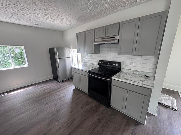 4th image of 514 Oak St