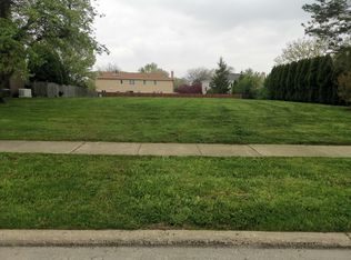 4323 Phyllis Dr, Northbrook, IL 60062