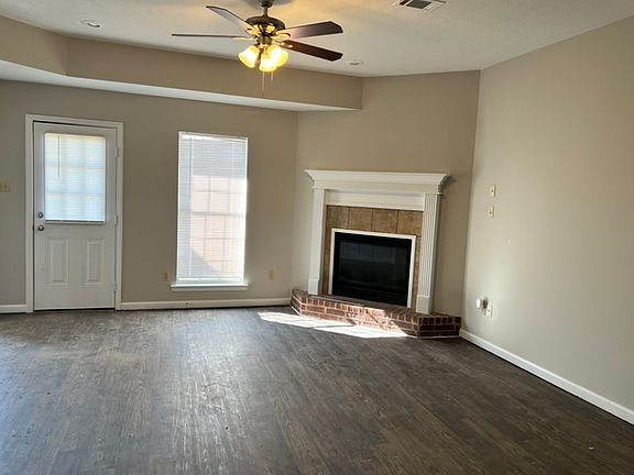 3rd image of 2235 Wilmington Dr