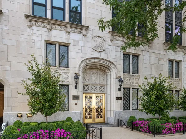 1242 N Lake Shore Dr #4N, Chicago, IL 60610