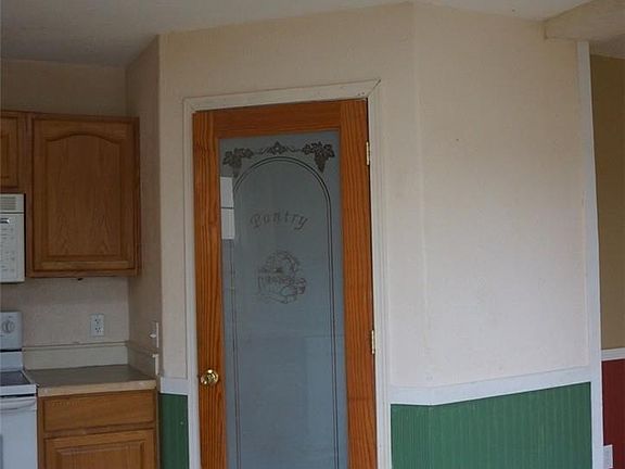 4th image of 417 W Pine St