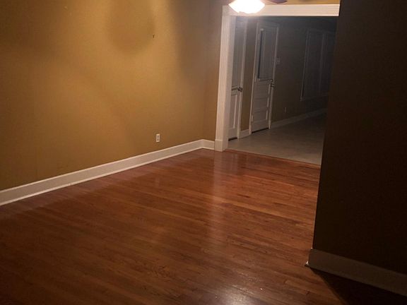 3rd image of 1838 Norcrest Dr