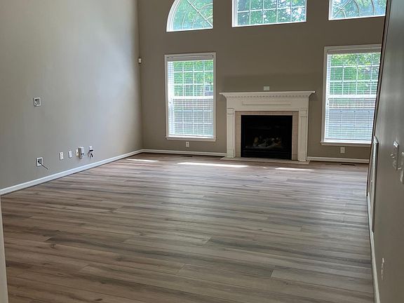 3rd image of 706 Braemere Dr