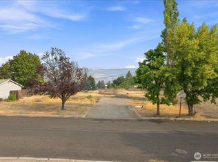 63 Diamond St, Electric City, WA 99123
