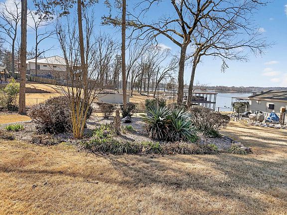 5th image of 208 Daffodil St APT B1