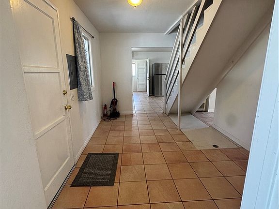 5th image of 758 W Longden Ave