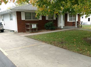 1132 6th St, Charleston, IL 61920