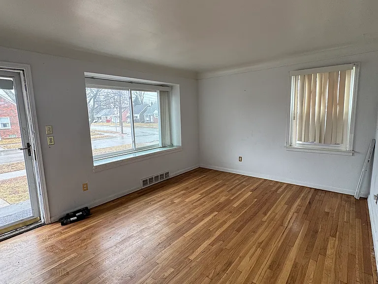 25507 W Hills Dr — Photo 4