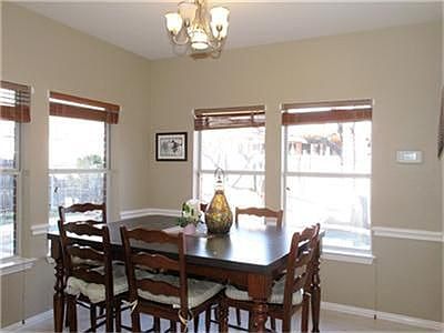 4th image of 1407 The Lakes Ct