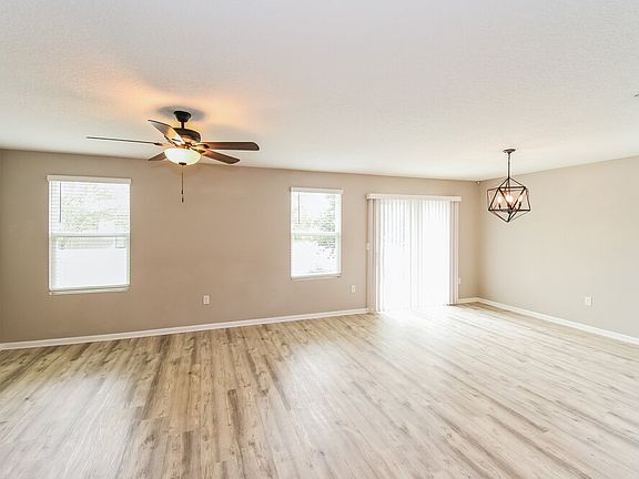 3rd image of 2283 Pebble Point Dr