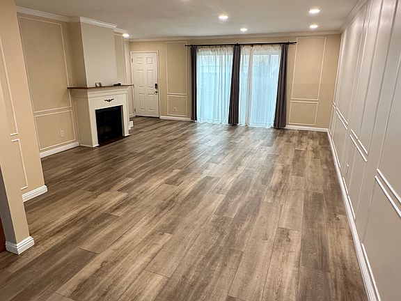 3rd image of 715 E Acacia Ave APT C
