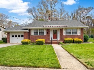 221 Ridgewood Dr, Northfield, NJ 08225