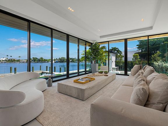 4th image of 1141 N Biscayne Point Rd