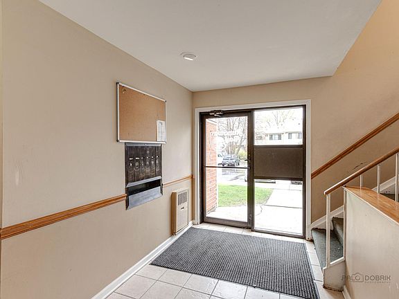 3rd image of 2200 Bayside Dr Unit 4