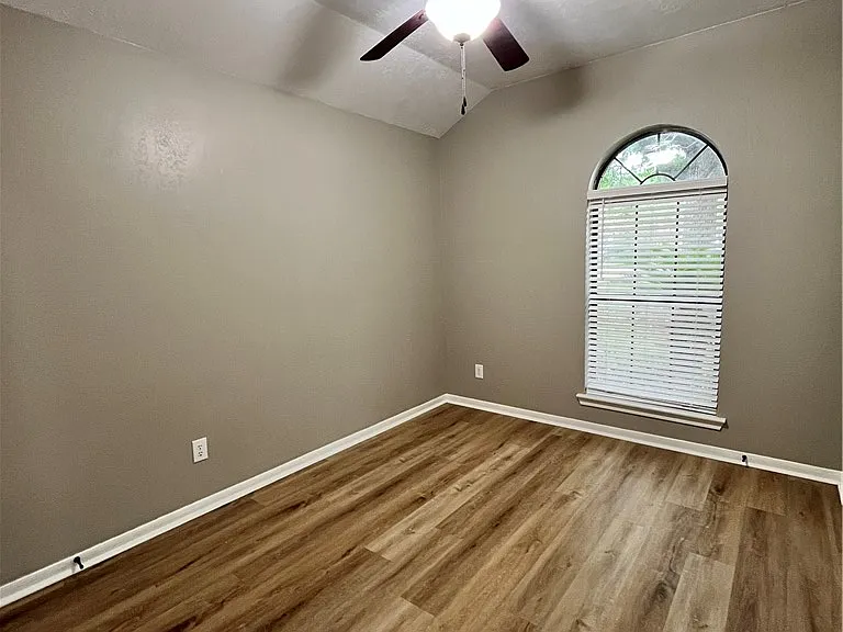 4005 Windswept Dr — Photo 14