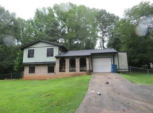 2899 Carol Ct, Loganville, GA 30052