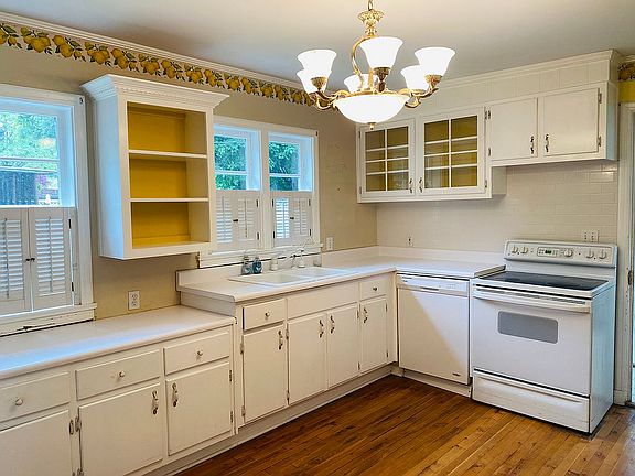 3rd image of 603 Charles St