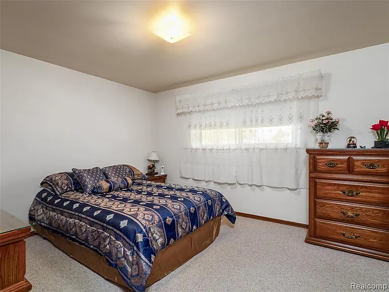 28506 Steele Dr — Photo 20