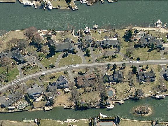 5th image of 96 Peninsula Dr