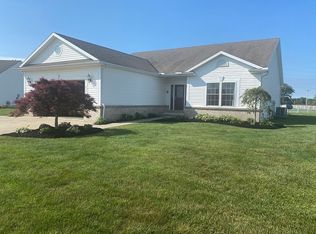 817 Greystone Dr, Bowling Green, OH 43402