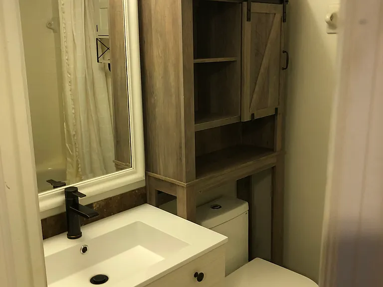 342 E Tompkins St — Photo 23