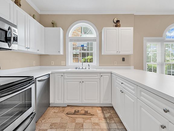 5th image of 705 Riverwalk Dr. #101