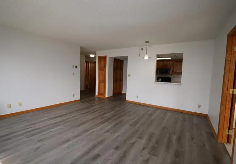 220 Broadway Ave S #911 — Photo 23