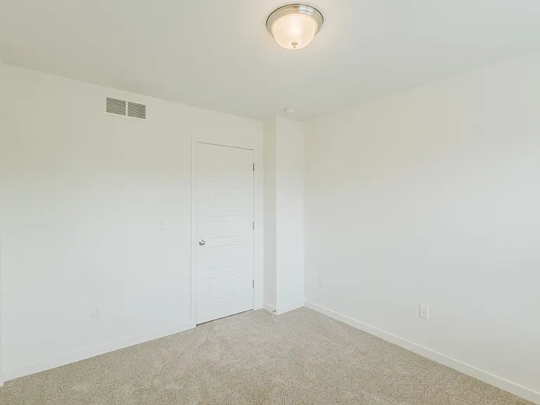 2656 Champagne Ave — Photo 27