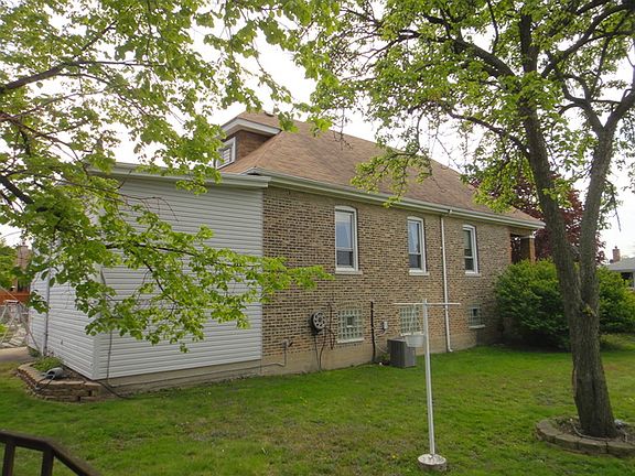 3rd image of 6049 S Melvina Ave