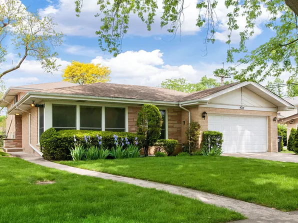 4214 Suffield Ct, Skokie, IL 60076