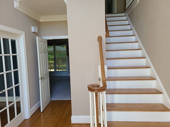 3rd image of 118 Water Oak Ln