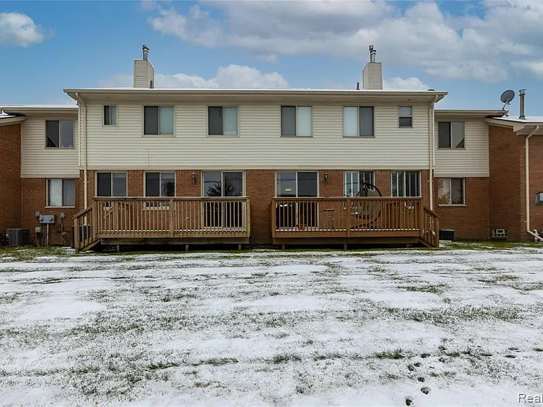 1035 Maya Ct — Photo 7