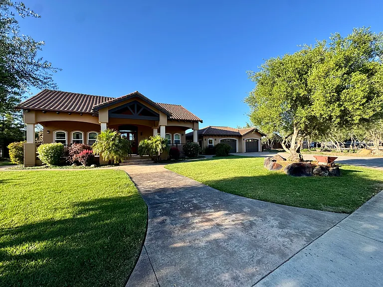 3294 Stony Point Rd — Photo 43