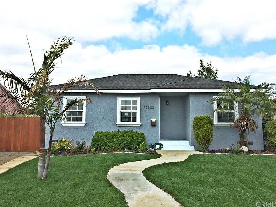 1st image of 13523 S Menlo Ave