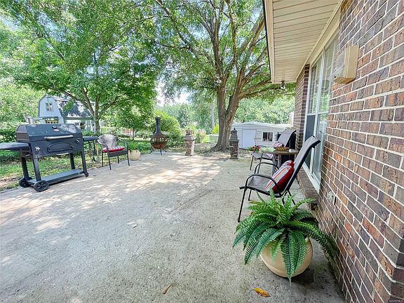 3rd image of 837 Joryne Dr