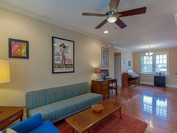 5th image of 4101-4111 Magnolia Ave #305