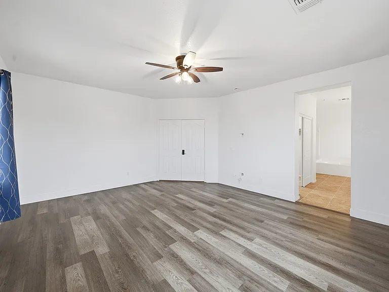 12175 W Chase Ln — Photo 24