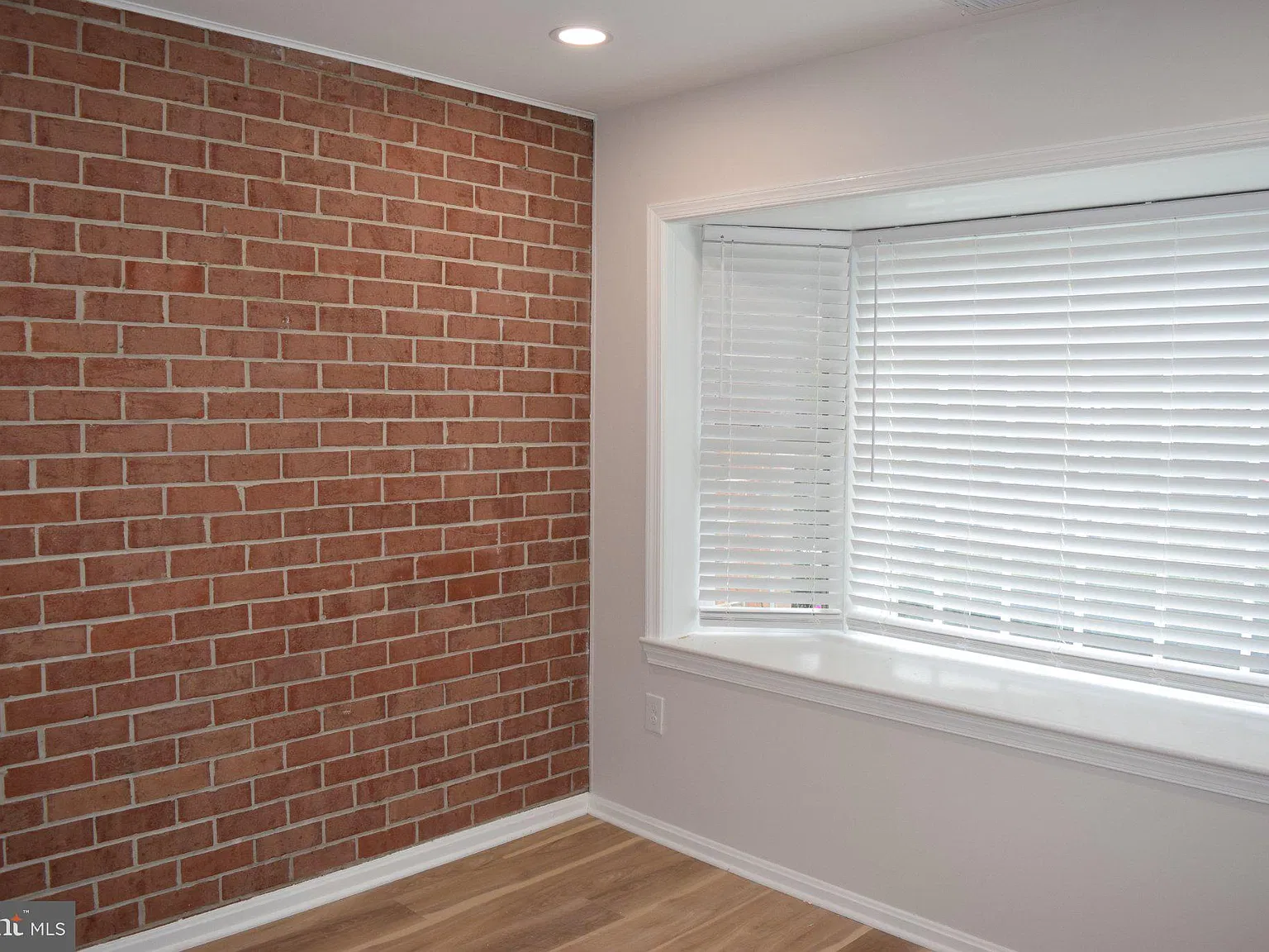 3 bed, 4.0 bath, 2172 sqft, $3,795 — Photo 4