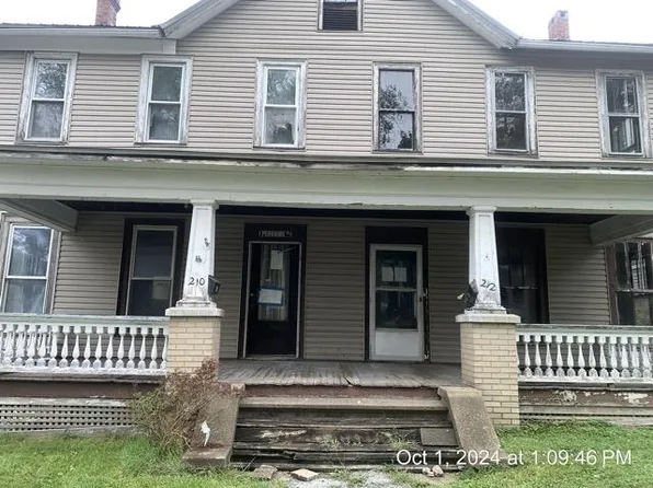 210 & 212 Harriott Ave, Oil City, PA 16301