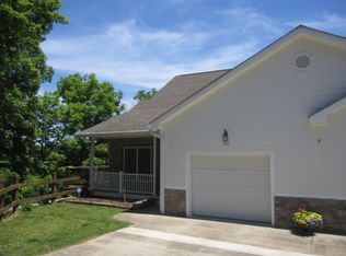 150 Rose Dr, Dover, TN 37058