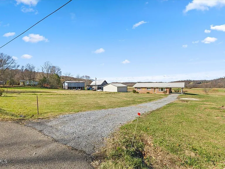 1122 Highway 107 — Photo 34