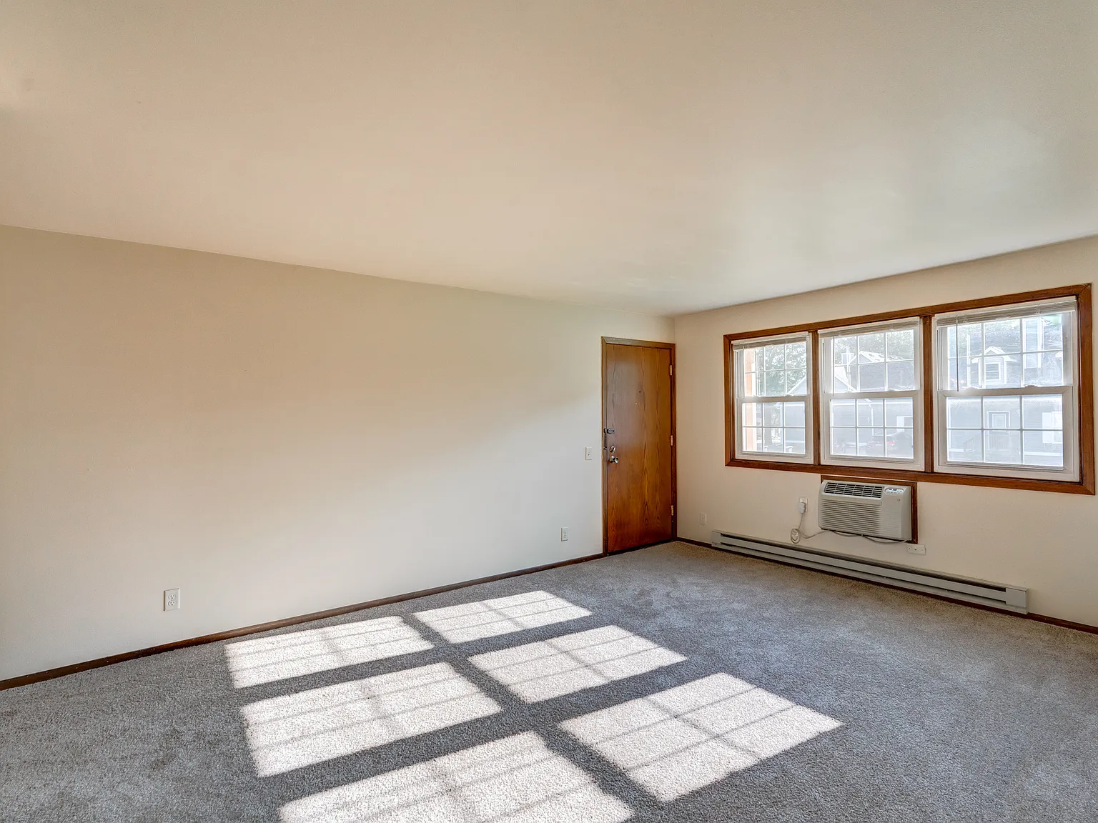 2 bed, 975 sqft, $1,250 — Photo 4