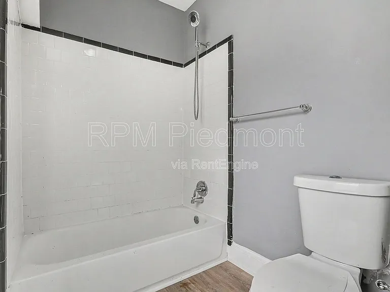 3181 Church St #A — Photo 17
