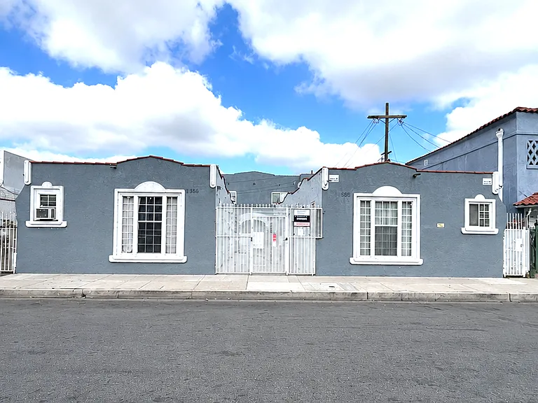 1565 S. Hobart Blvd — Photo 2