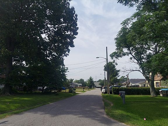 4th image of 161 Frizzell Ave