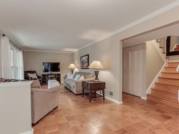 2nd image of 10111 Eastlake Dr