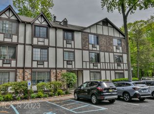 1421 Faulkner Ct, Mahwah, NJ 07430
