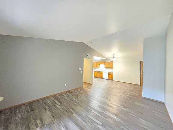 4th image of 4821 E 41st St #208