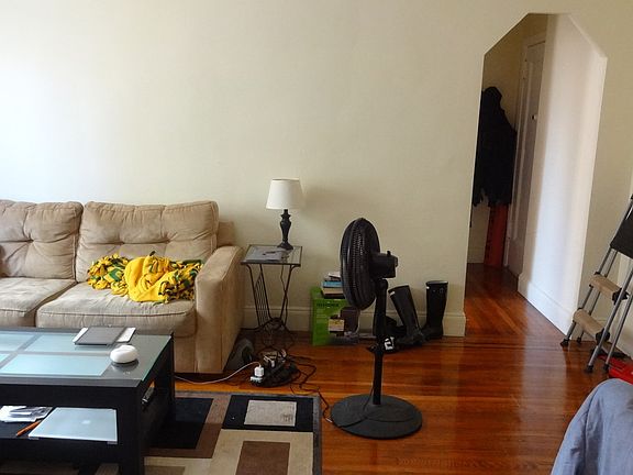 2nd image of 2555 32nd St APT 2