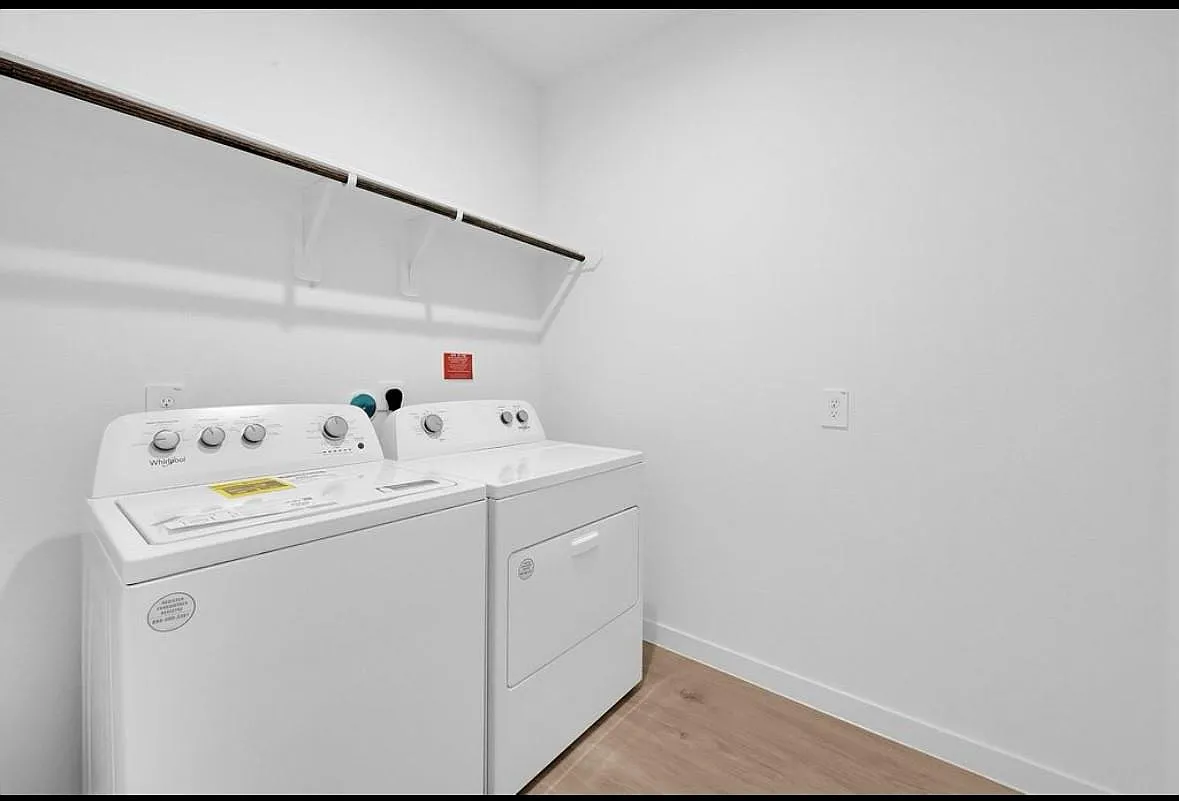 4 bed, 3.0 bath, 2276 sqft, $2,276 — Photo 4